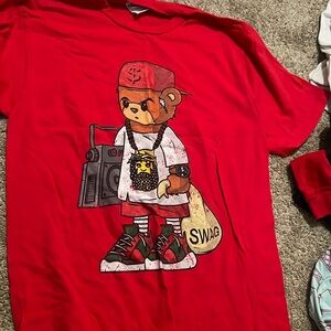 Red graphic tee size small mens